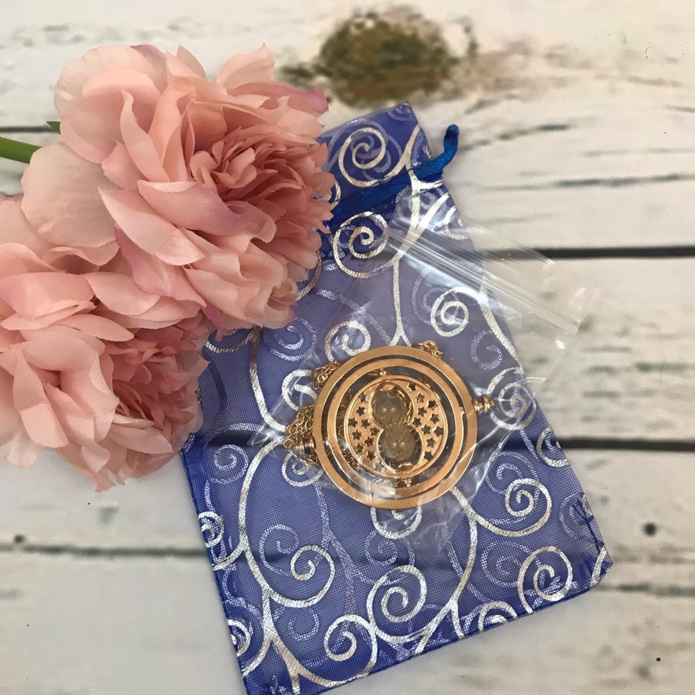 Harry Potter Gold Time Turner Sand Hourglass Pendant Necklace - Picture 9 of 10